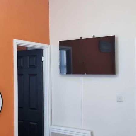 Skyline King Suites 202 Суонзи Екстериор снимка