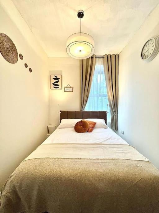 Skyline King Suites 202 Суонзи Екстериор снимка
