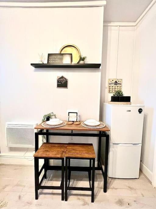 Skyline King Suites 202 Суонзи Екстериор снимка